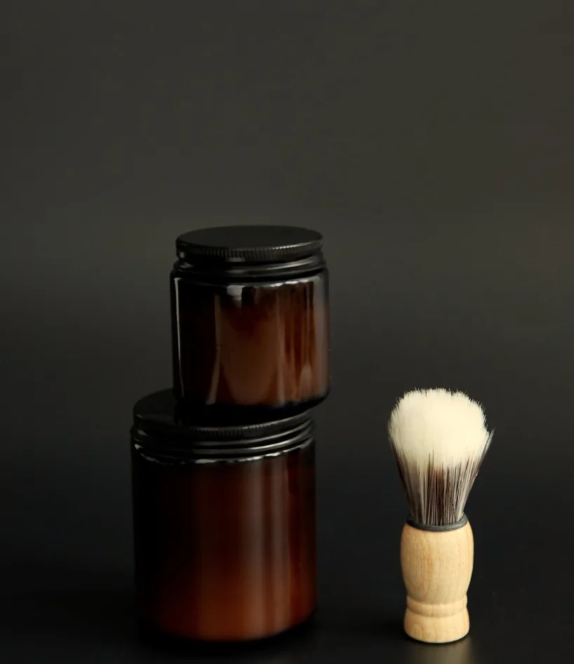 Produits de soin et blaireau de rasage